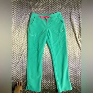 Brand NWOT Figs Yola Skinny Scrub Pants